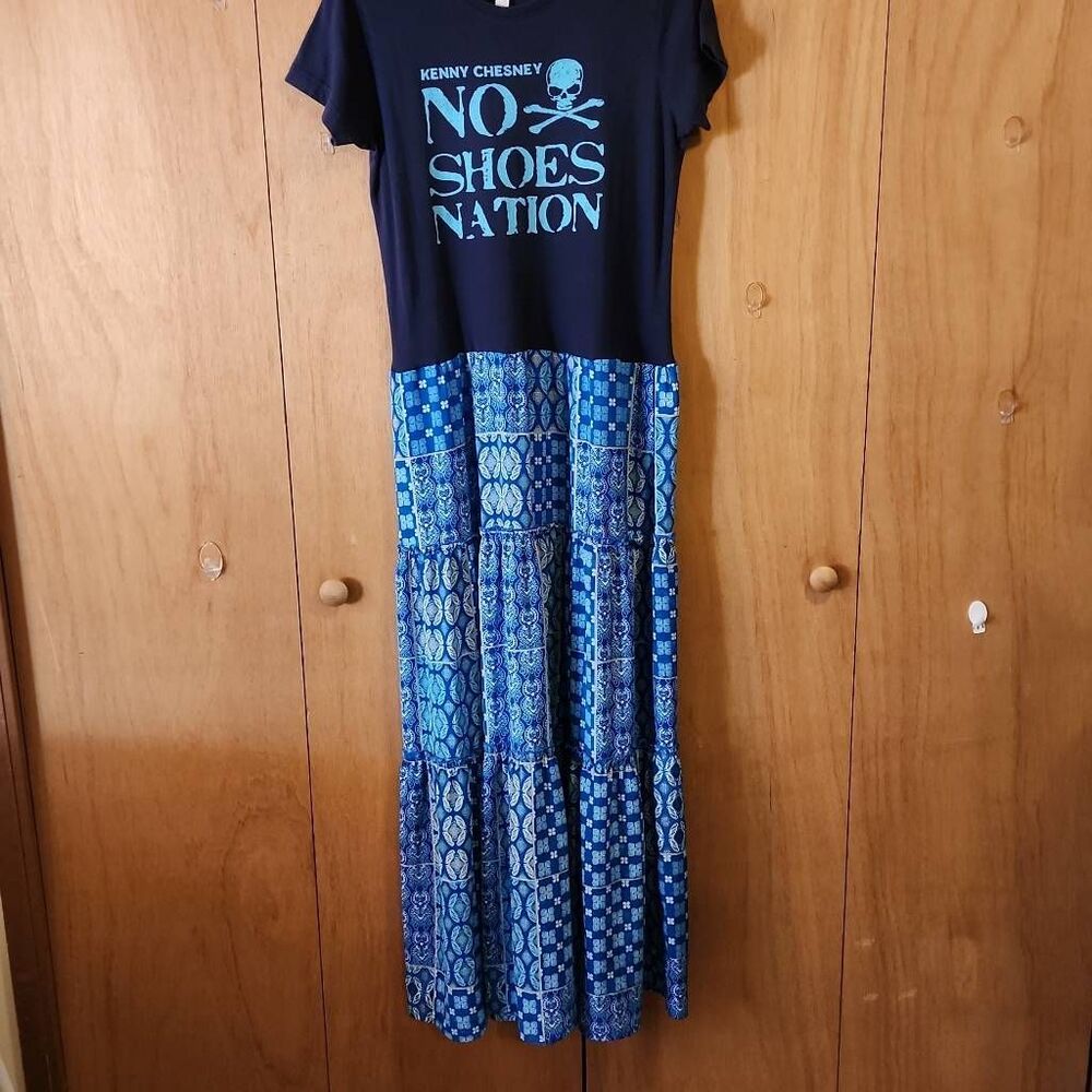 Live And Tell Kenny Chesney Upcycled Navy Blue Tshirt With Graphics Size ladies